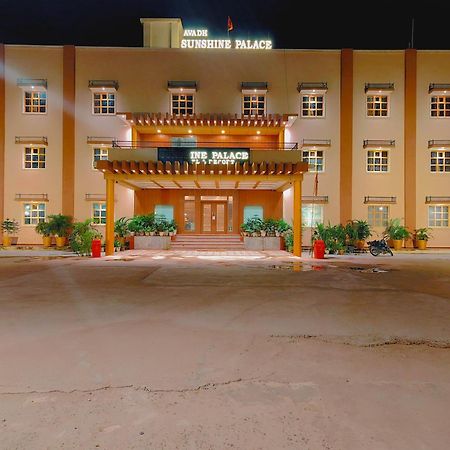 Avadh Sunshine Palace Hotel And Resort Ayodhya Eksteriør billede