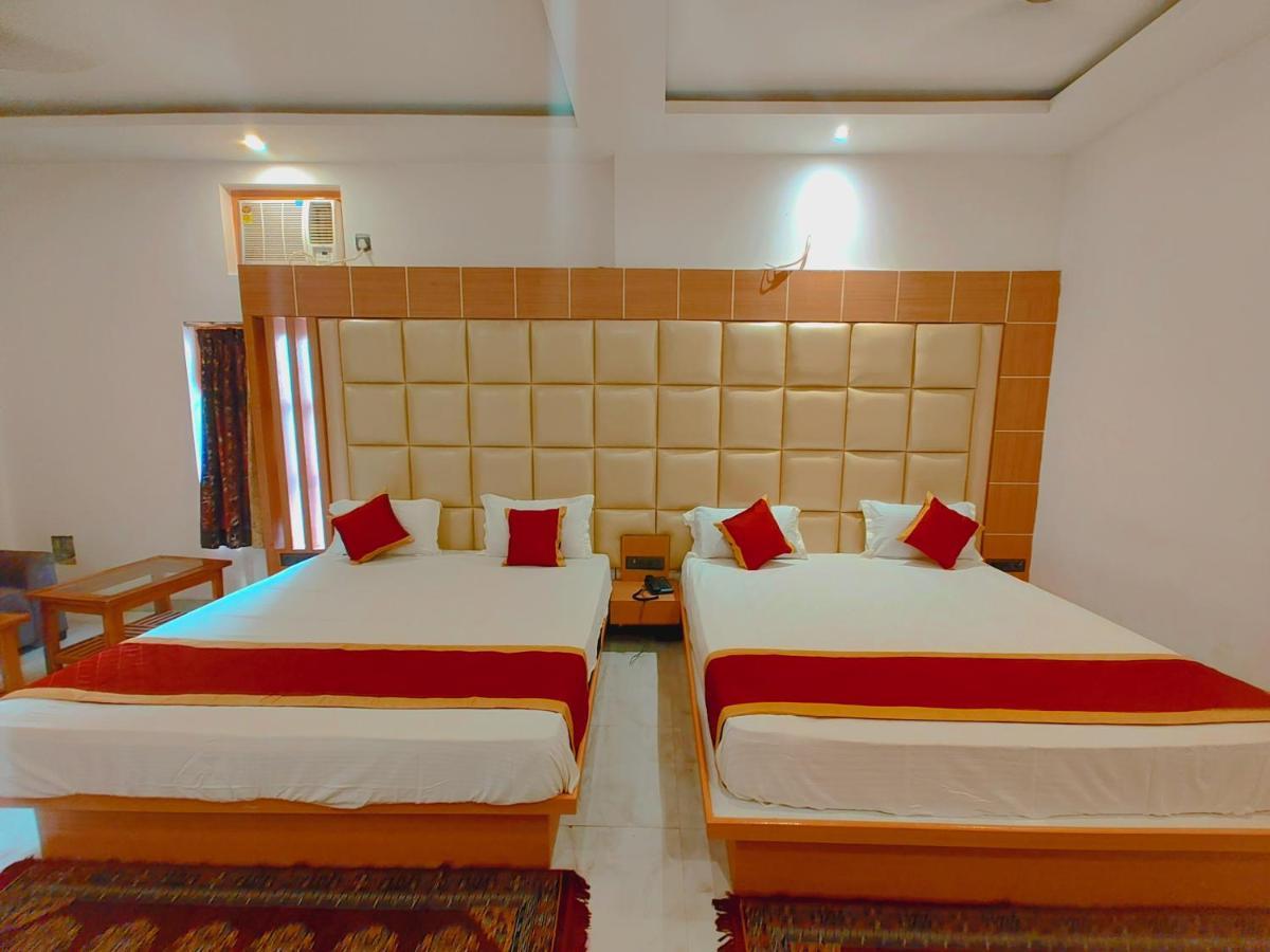 Avadh Sunshine Palace Hotel And Resort Ayodhya Eksteriør billede