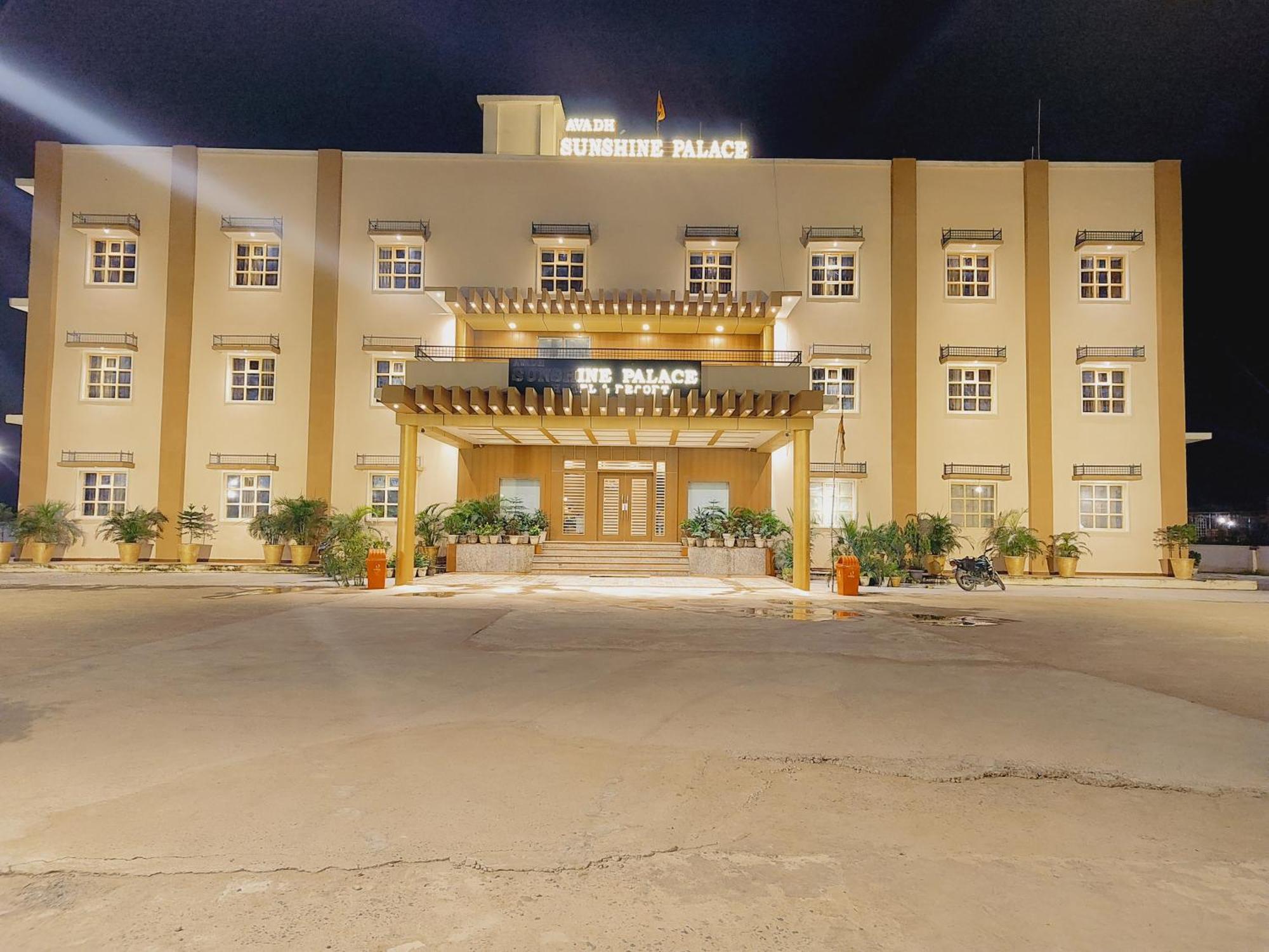 Avadh Sunshine Palace Hotel And Resort Ayodhya Eksteriør billede