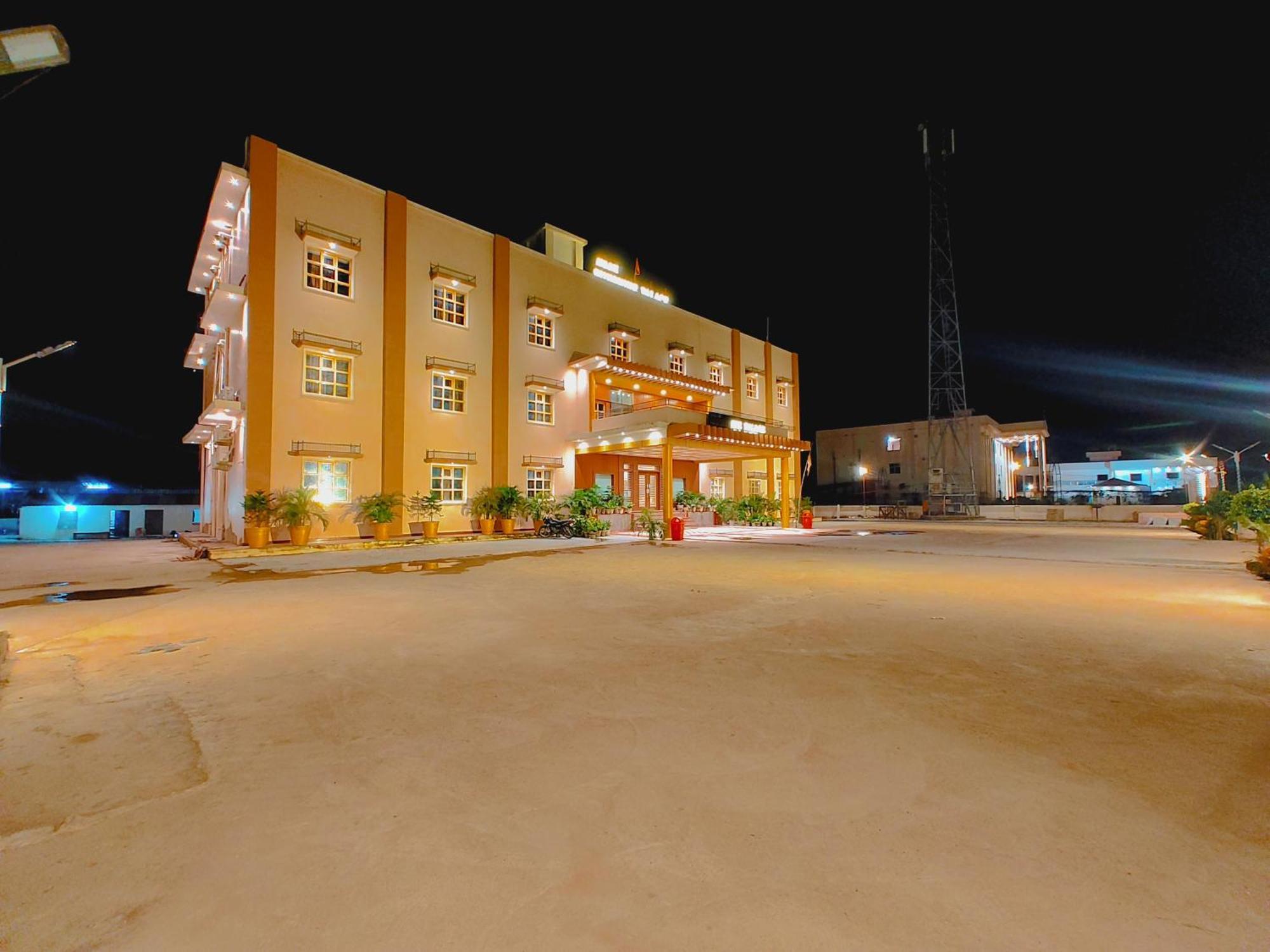 Avadh Sunshine Palace Hotel And Resort Ayodhya Eksteriør billede