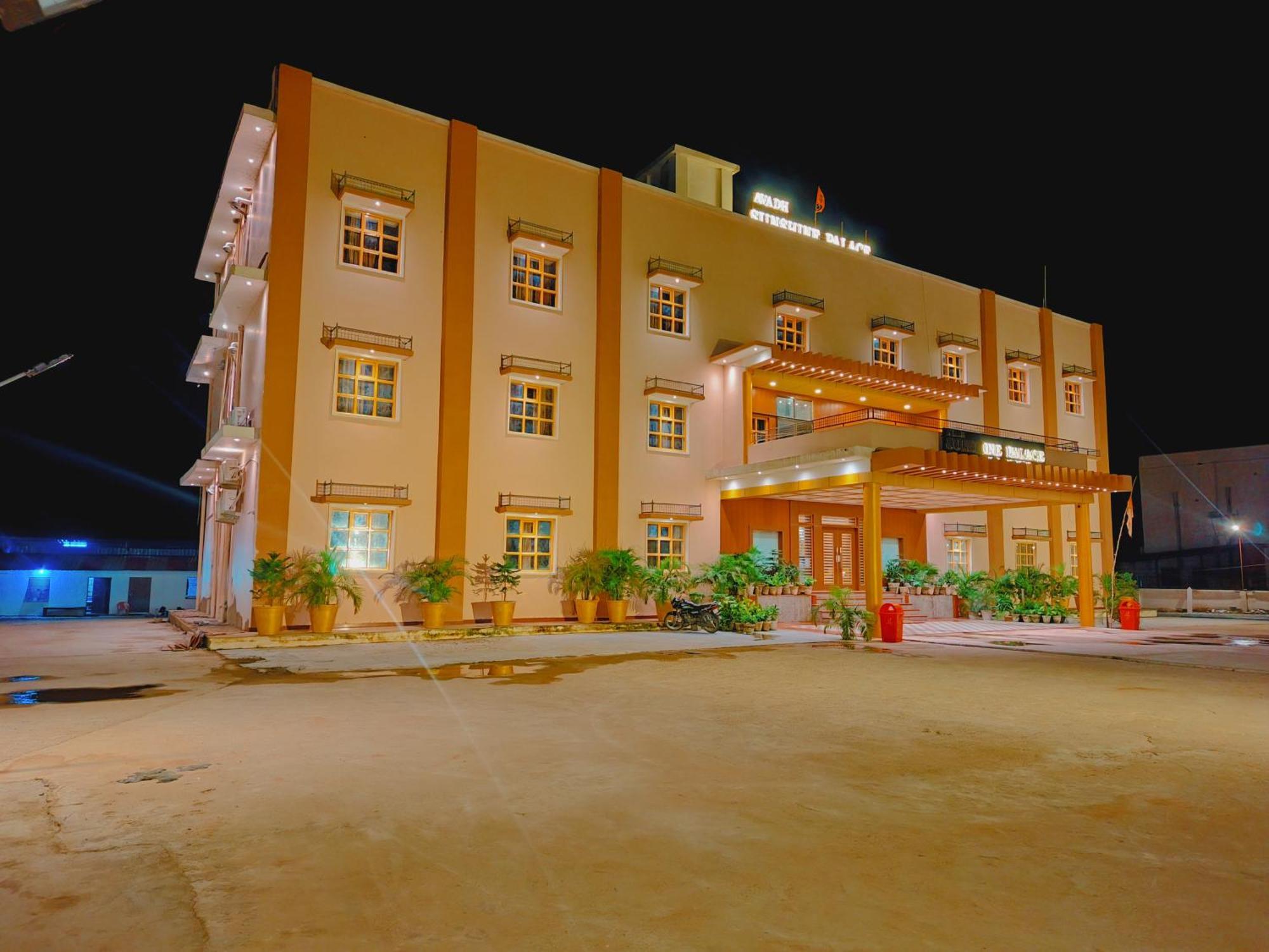 Avadh Sunshine Palace Hotel And Resort Ayodhya Eksteriør billede