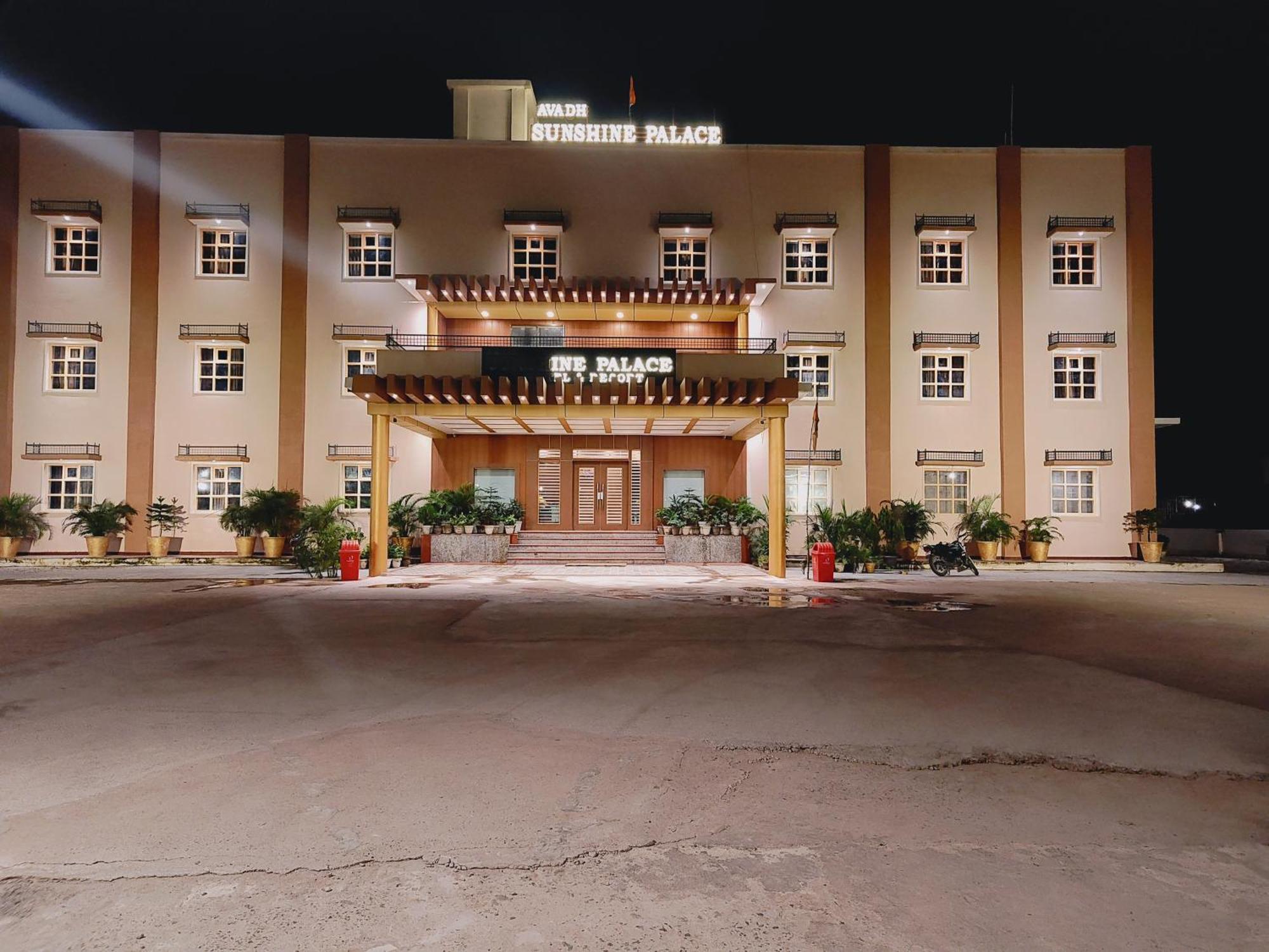 Avadh Sunshine Palace Hotel And Resort Ayodhya Eksteriør billede
