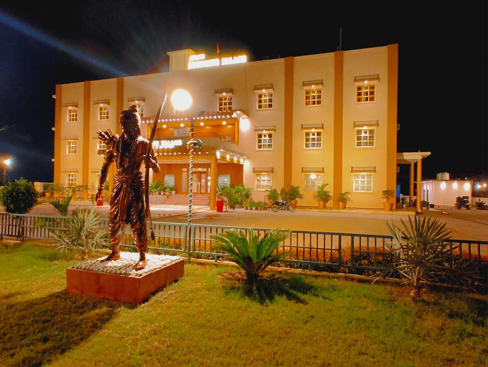 Avadh Sunshine Palace Hotel And Resort Ayodhya Eksteriør billede