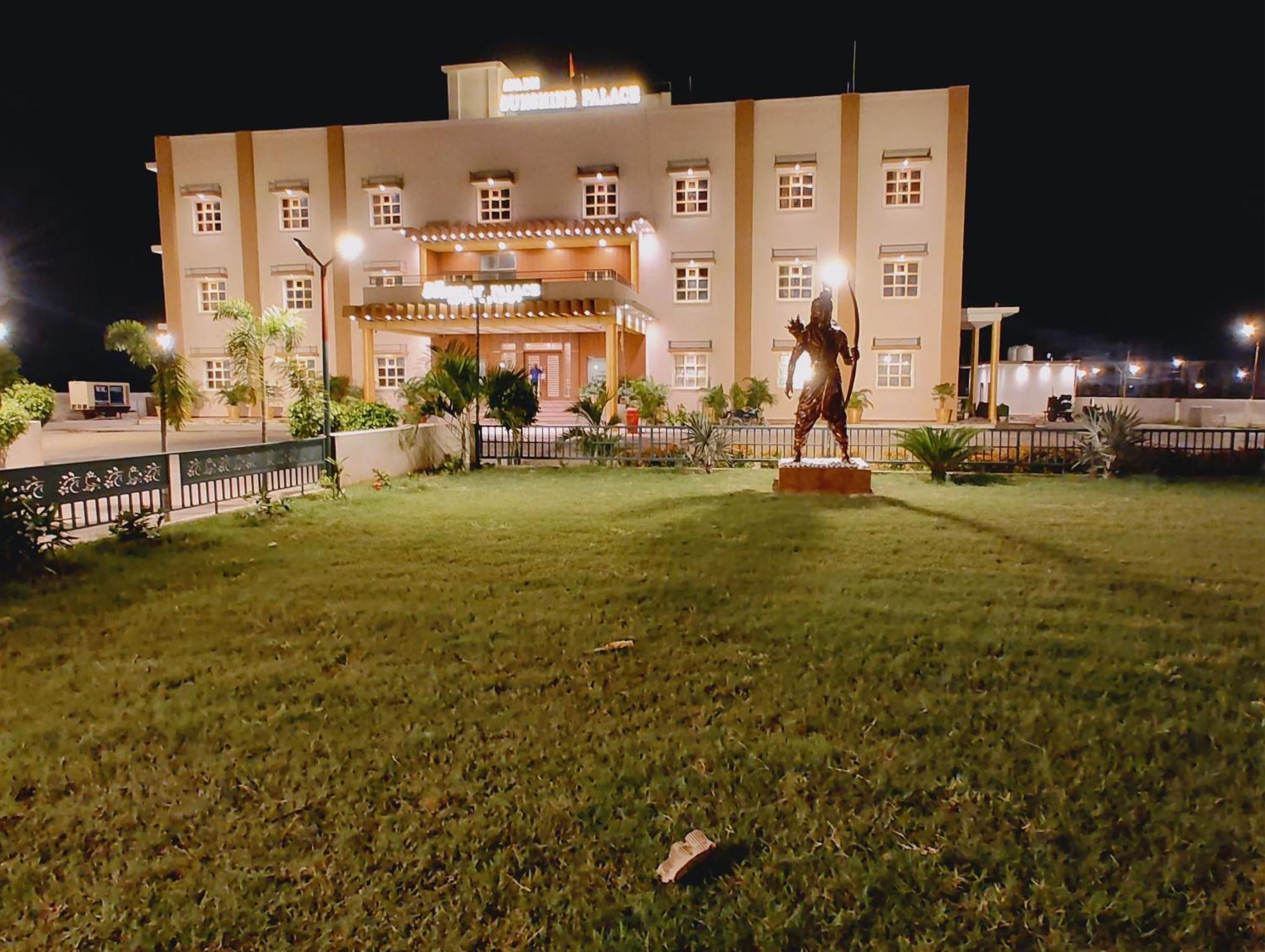 Avadh Sunshine Palace Hotel And Resort Ayodhya Eksteriør billede