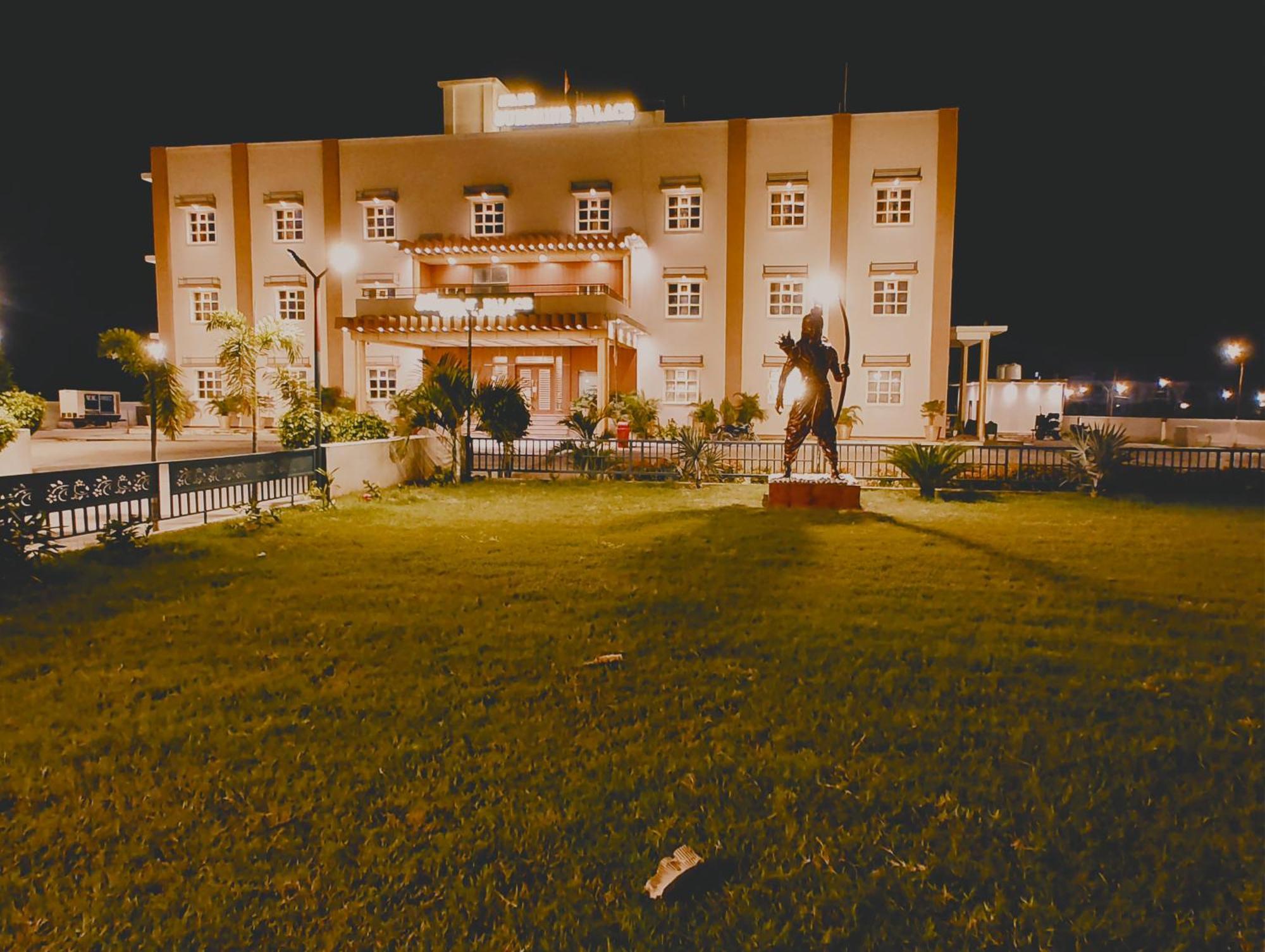 Avadh Sunshine Palace Hotel And Resort Ayodhya Eksteriør billede