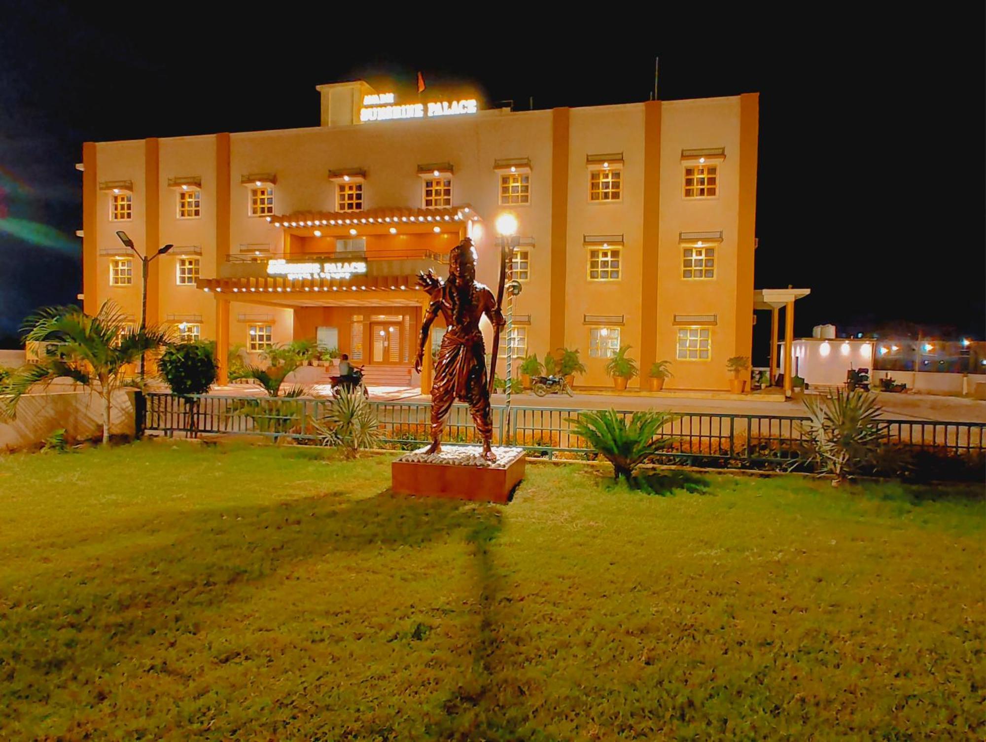 Avadh Sunshine Palace Hotel And Resort Ayodhya Eksteriør billede