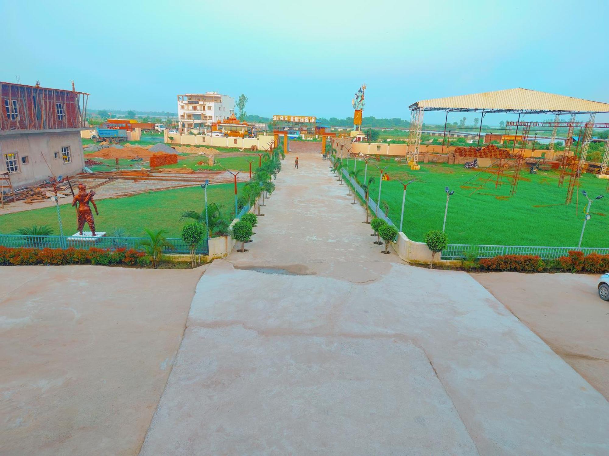 Avadh Sunshine Palace Hotel And Resort Ayodhya Eksteriør billede