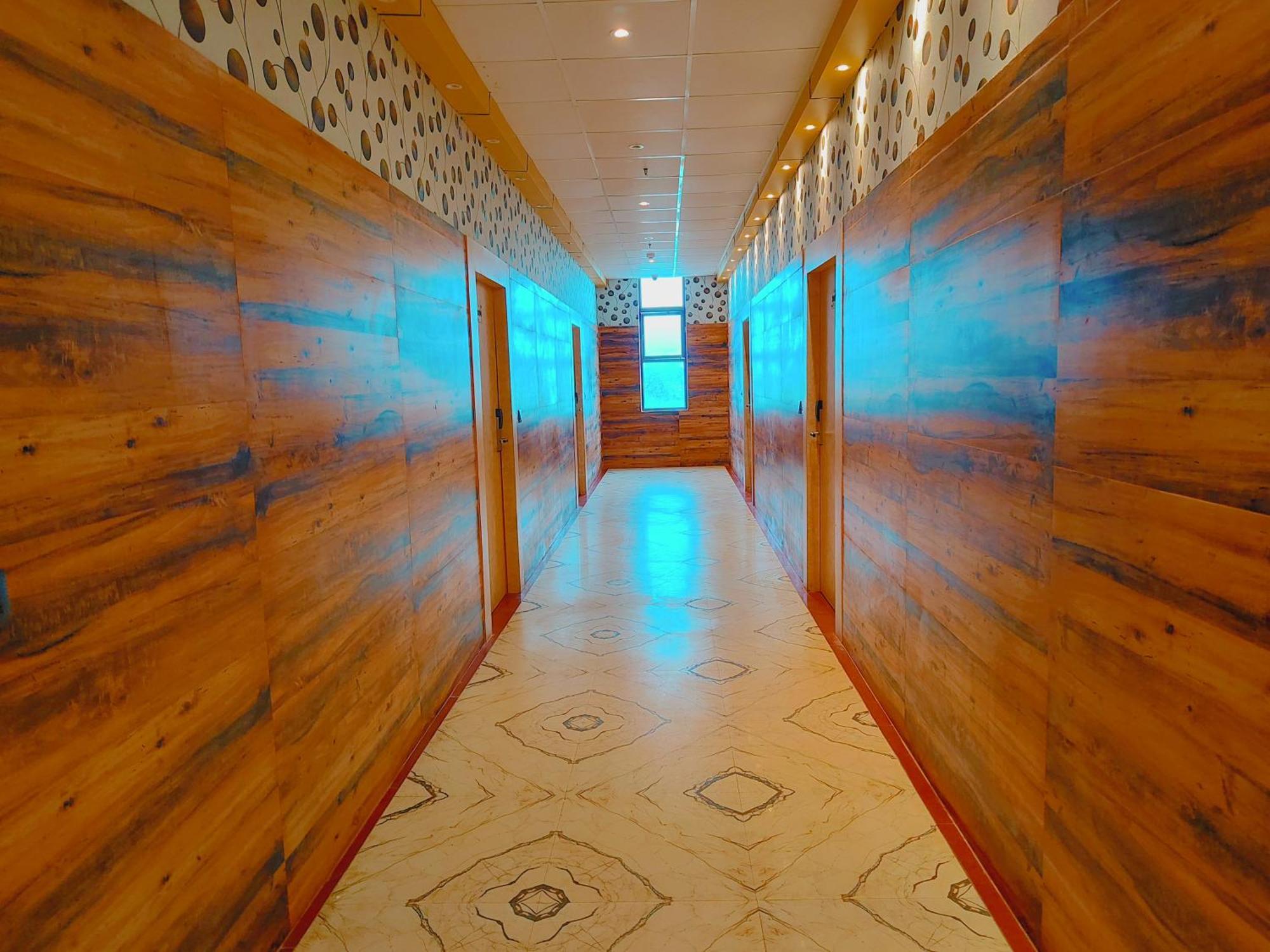 Avadh Sunshine Palace Hotel And Resort Ayodhya Eksteriør billede